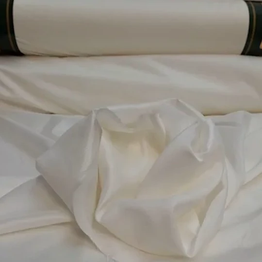 زیر پرده عرض 3متر شیری وسفید